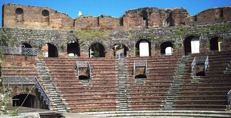 Benevento, la Veglia di Pentecoste al Teatro Romano: l’annuncio di mons. Accrocca