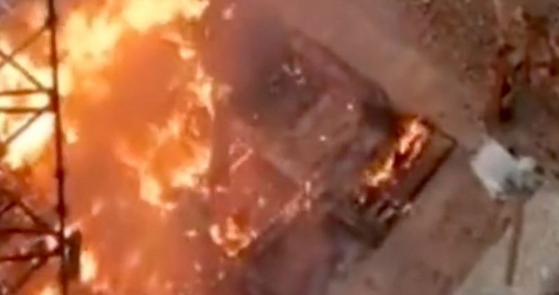 VIDEO – Bct, incendiato il Palco all’Arco del Sacramento: indagini  in corso