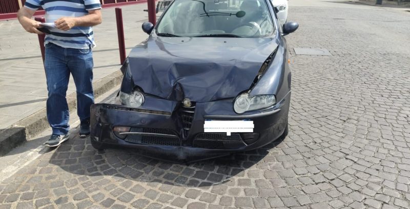 Benevento, doppio incidente in città: danni alle pertinenze stradali