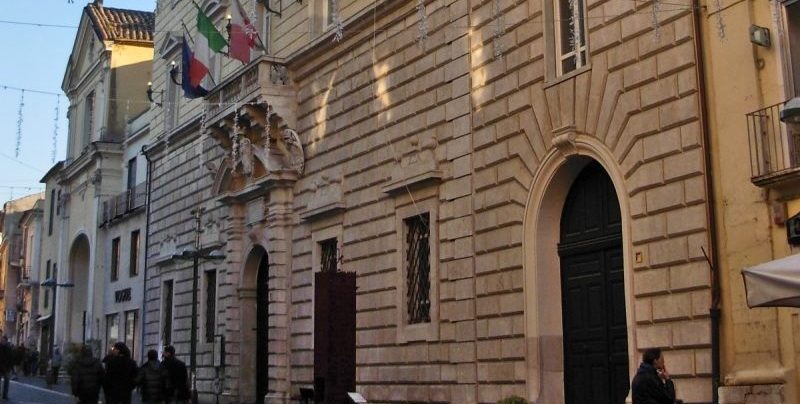 Benevento, cittadinanza onoraria a Zazo e De Giovanni: cambia la location