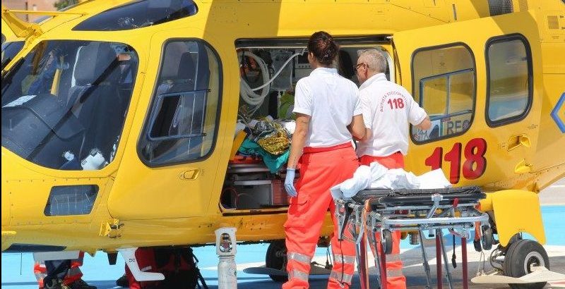 Incidente sul lavoro, operaio trasportato con elicottero in ospedale a Napoli