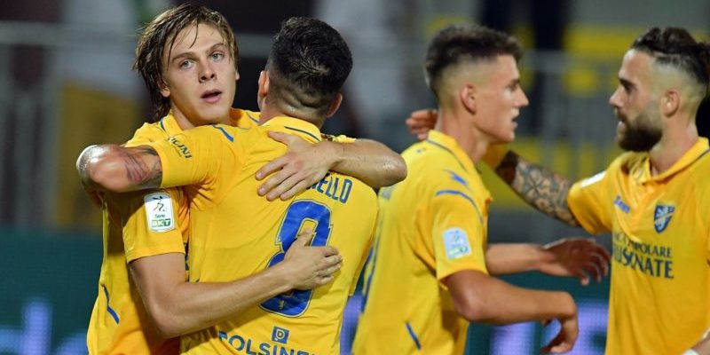 Il Frosinone ferma la corsa del Pisa: i ciociari espugnano l’Arena Garibaldi per 3-1