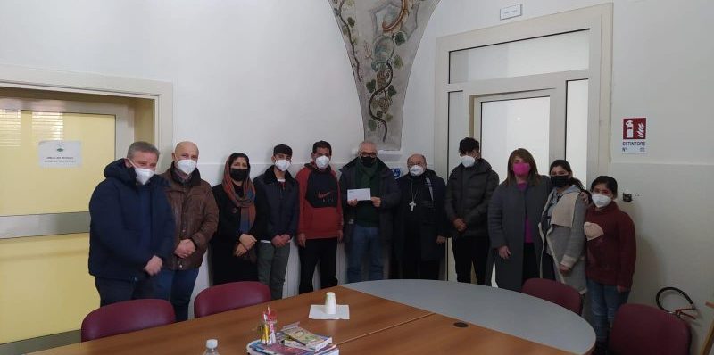 Telese Terme, ai rifugiati afghani i fondi ottenuti dalla “Spesa solidale” promossa dal Rotary Club Valle Telesina