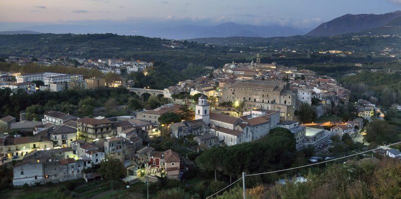 Tragedia a Sant’Agata de’ Goti: uomo giù dal ponte sul Martorano