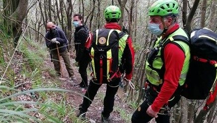 Campania, soccorso Alpino e Speleologico della Campania interviene in aiuto di escursionista in difficoltà in zona Sentiero degli Dei
