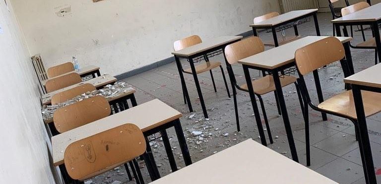 Ipsar Le Streghe, cade intonato in classe: protesta degli studenti