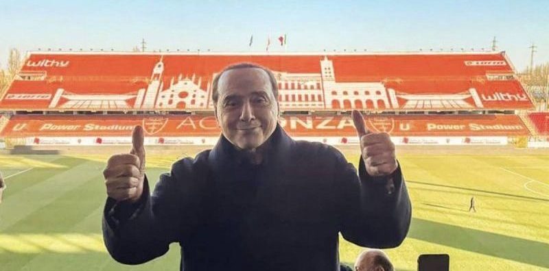 “Silvio Berlusconi ha la leucemia: è grave ma stabile”