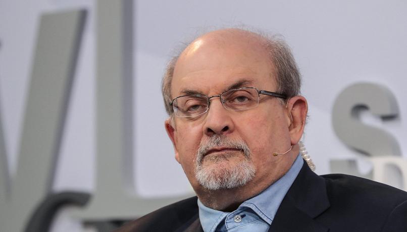 La fede che vuole controllare la cultura: Salman Rushdie è stato aggredito a New York. La fatwā  ha colpito?