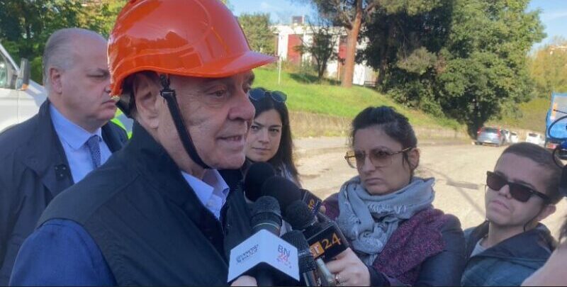 VIDEO – Natale, Mastella: “De Luca non pensi solo a Salerno, aiuti anche le altre città. Domani incontro il sindaco di Avellino…”