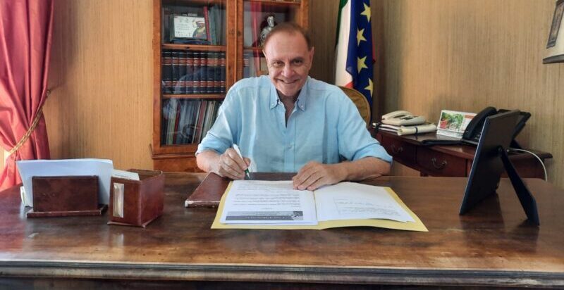 Benevento, consenso in crescita per il sindaco Mastella: 6 beneventani su 10 rivoterebbero l’ex Ministro