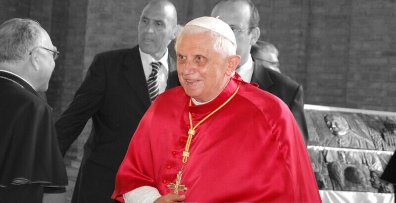 <strong>I riti di suffragio per il Papa emerito Benedetto XVI</strong>