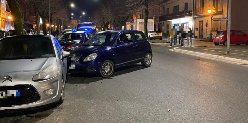 FOTO – San Giorgio del Sannio, auto perde controllo e finisce contro vettura in sosta