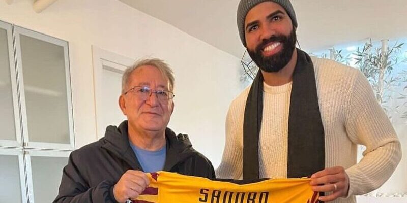 Benevento, l’ex Sandro posa con Vigorito: “Benevento è sempre casa, in bocca a lupo!”
