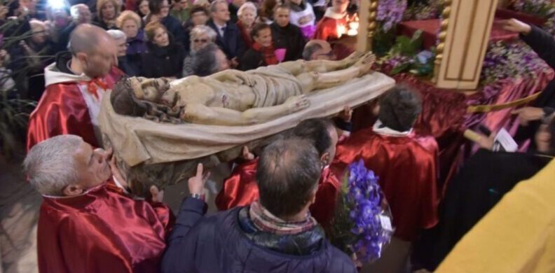 Venerdì Santo, la processione del Cristo Morto partirà alle 20:30 dalla Cattedrale di Benevento