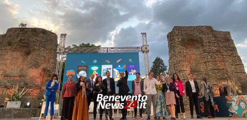 Al Teatro Romano di Benevento i 12 titoli del Premio Strega e la cinquina che si giocherà la vittoria finale (FOTO)