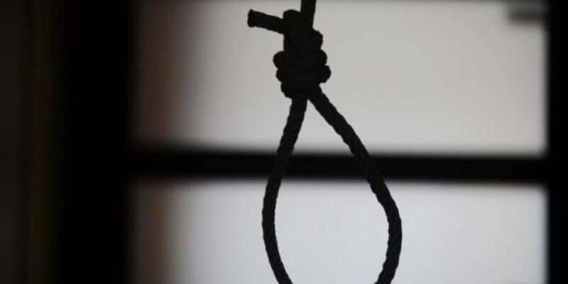 Ancora un suicidio, 51enne si toglie la vita impiccandosi