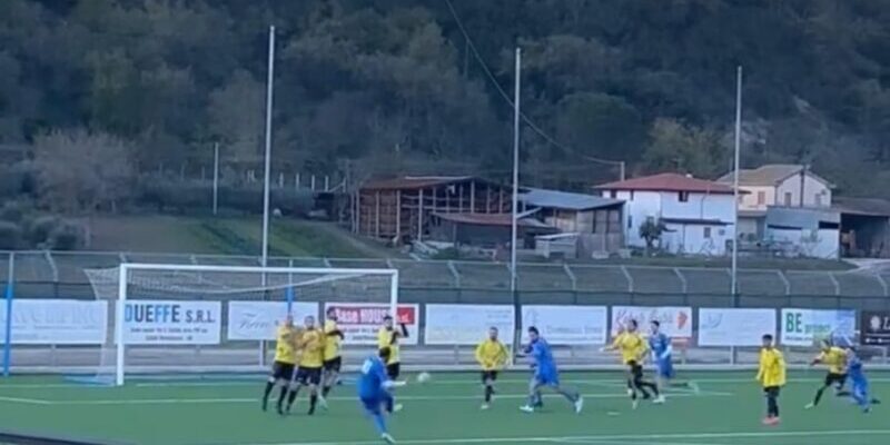 La doppietta di Saviano illude il Calvi, Koundiano al 94′ lo riporta sulla terra: finisce 2-2 con il Sant’Angelo