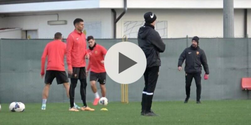 VIDEO – Benevento, Andreoletti recupera un centrocampista in vista del derby