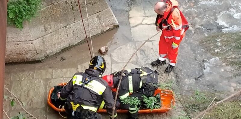 Benevento, ritrovato il corpo di un 76enne nel fiume Sabato: è in gravi condizioni (FOTO)
