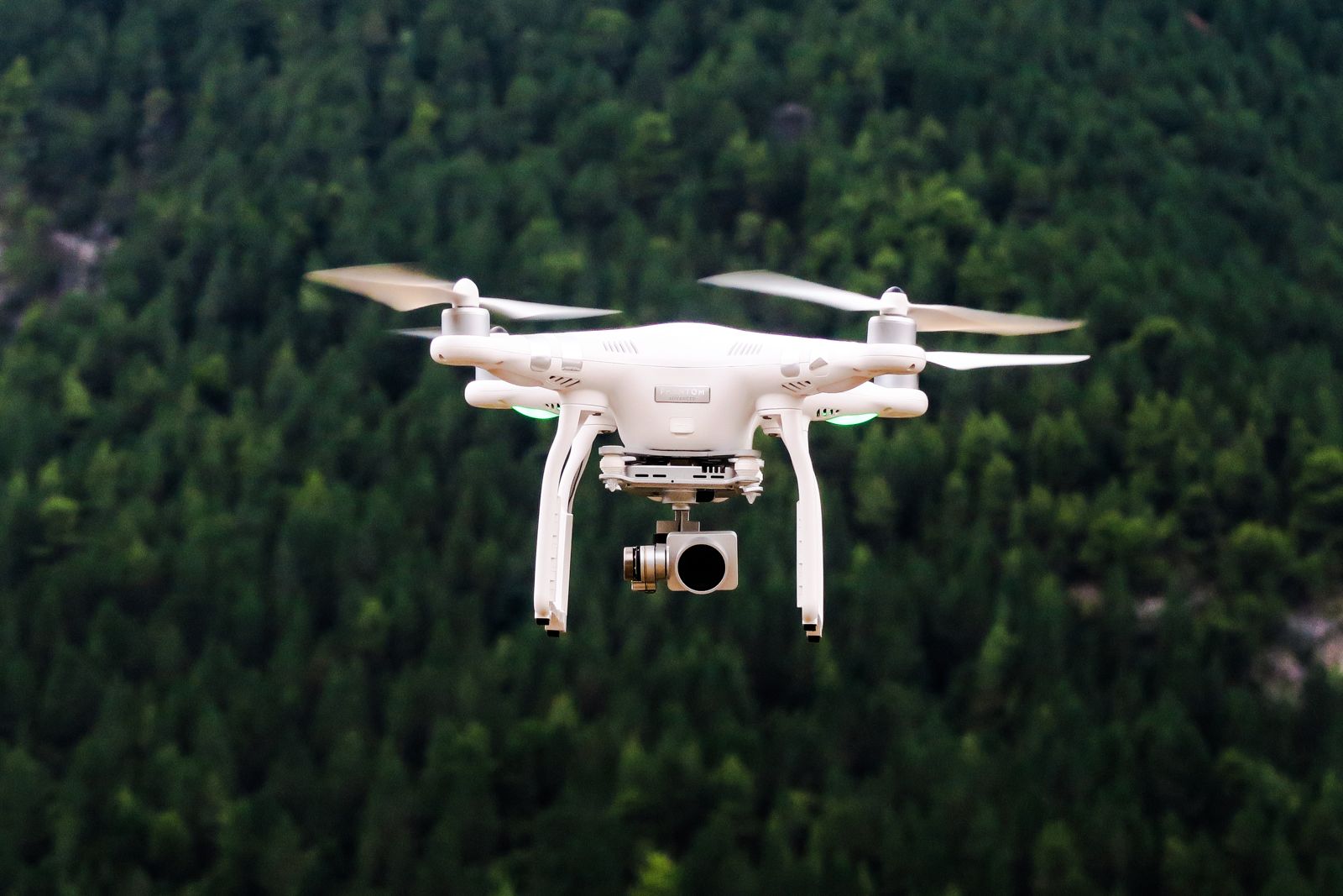 Droni nella logistica: Amazon inizia a sperimentarli in Italia