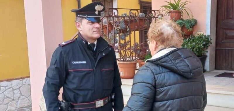 Tentano di truffare alcuni anziani con la tecnica del finto parente: intervengono i Carabinieri