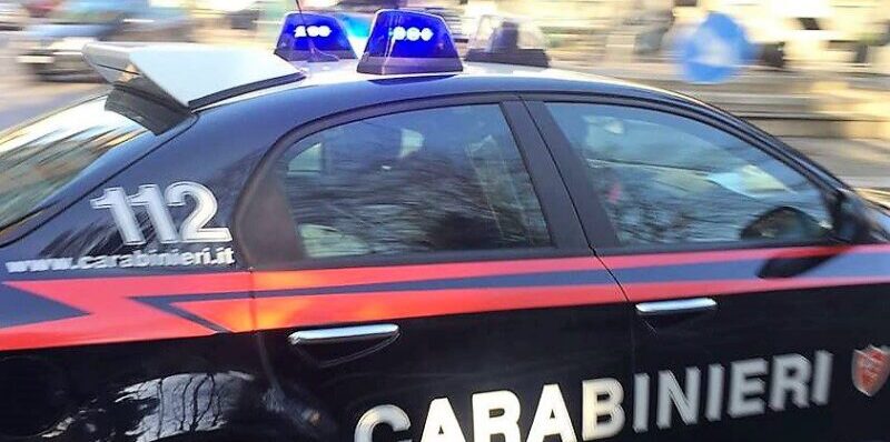 Rapina ai danni di una commerciante, obbligo di dimora per tre 20enni della Valle Telesina