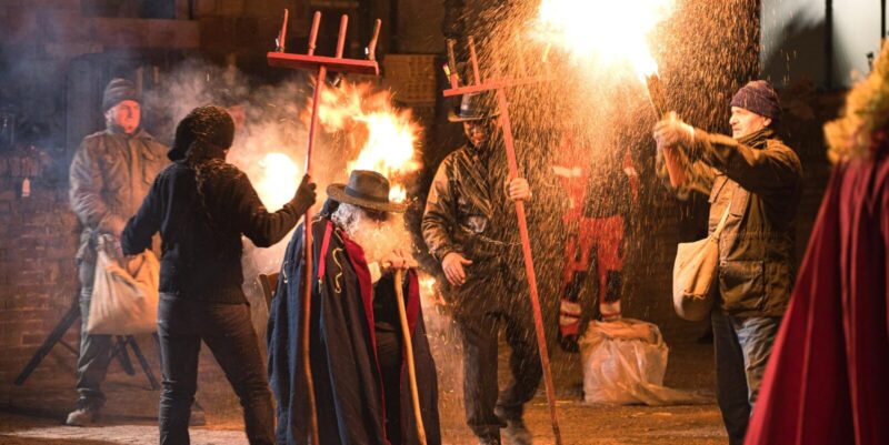 Carnevale sanleuciano, grande partecipazione per la maschera “U Faust”