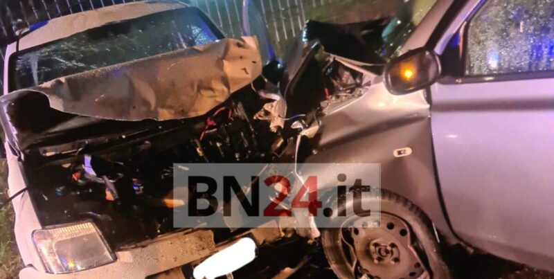Benevento, scontro tra due auto: feriti trasportati in ospedale e vetture sequestrate (FOTO)