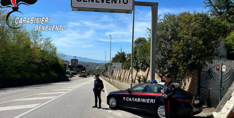 Benevento, garage utilizzato come base per lo spaccio: arrestati tre napoletani