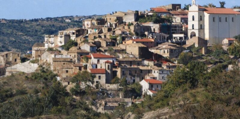 Paduli, due giorni tra storia e tradizioni: Appia Day, festa di San Francesco e caldarroste nel borgo