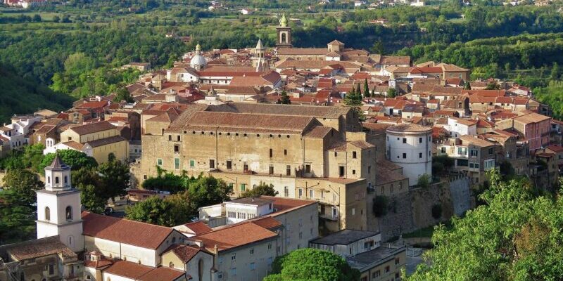 Sant’Agata de’ Goti, chiude la XXIII edizione di ‘Settembre d’autore’: weekend finale tra economia e giustizia Sant’Agata de’ Goti, chiude la XXIII edizione di ‘Settembre d’autore’: weekend finale tra economia e giustizia