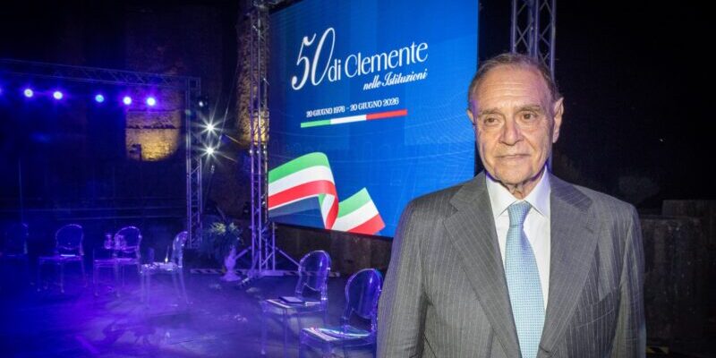 Mastella avverte il “campo largo”: “Centro tagliato fuori, così si trasforma una vittoria possibile in una sconfitta annunciata”