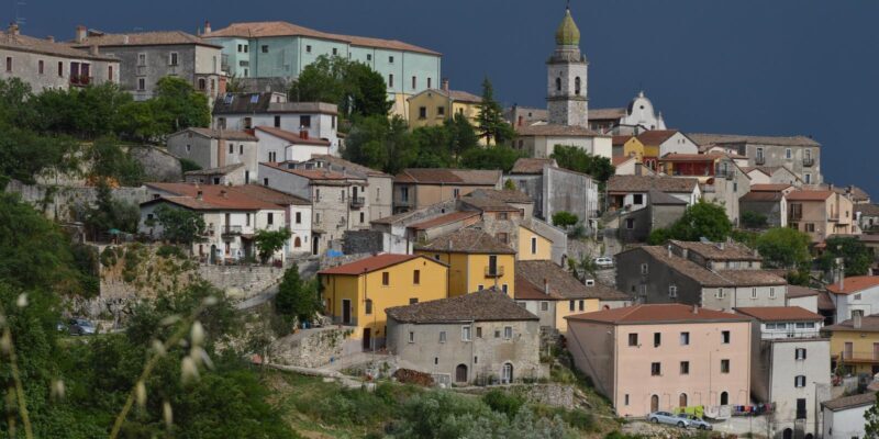 Santa Croce del Sannio, torna “P’tacce de vita”: la memoria del borgo rivive nei versi di Fausto Di Maria Santa Croce del Sannio, torna “P’tacce de vita”: la memoria del borgo rivive nei versi di Fausto Di Maria