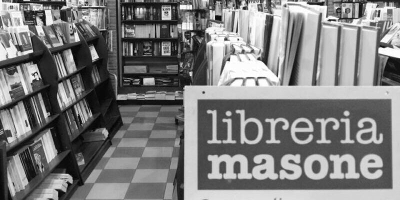 La parola che interroga il tempo: “Poesia nel presente” approda a Benevento La parola che interroga il tempo: “Poesia nel presente” approda a Benevento
