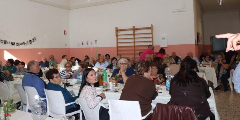 Bagnoli (fraz. Sant’Agata), successo straordinario per il Pranzo dei Nonni Bagnoli (fraz. Sant’Agata), successo straordinario per il Pranzo dei Nonni