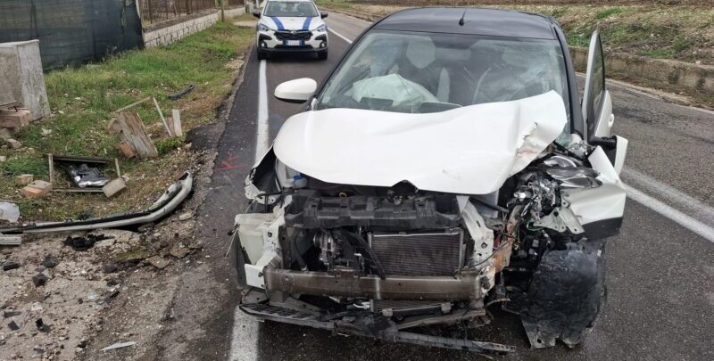 Benevento| Incidente in via Capodimonte, 62enne finisce fuori strada: trasportata al San Pio Benevento| Incidente in via Capodimonte, 62enne finisce fuori strada: trasportata al San Pio